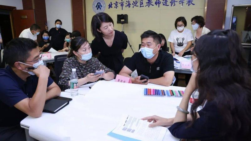 师资背景是判断会计培训老师口碑排名的关键因素之一。以下是一些具体的考量点：